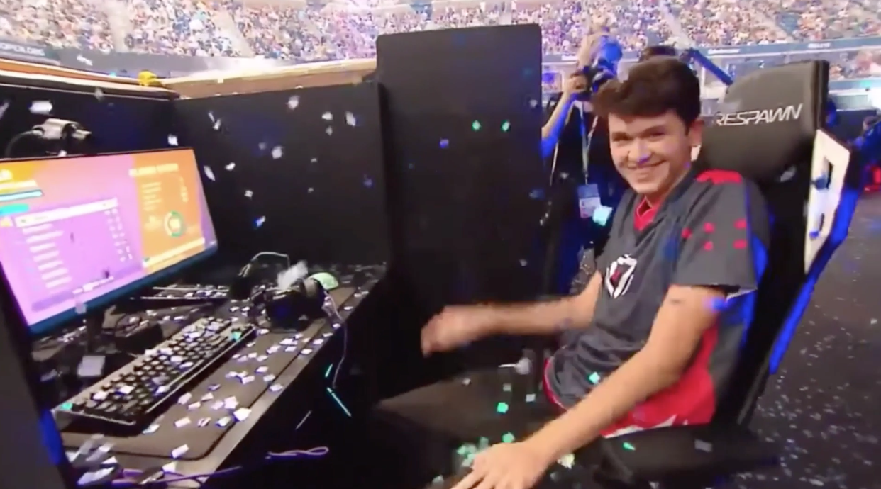 Киберспортсмены фортнайт. Туз ФОРТНАЙТ КИБЕРСПОРТСМЕН. King ФОРТНАЙТ КИБЕРСПОРТСМЕН. Fortnite киберспортсмены Bugha. Киберспортсмены ФОРТНАЙТ русские.