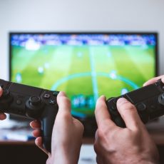 Carbon Footprint of Entertainment – Part III – Gaming and Social Media